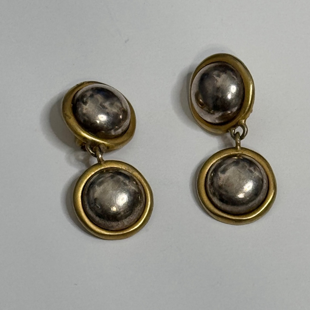 GJD Ginnie Johansen) Signed Clip-on Earrings
